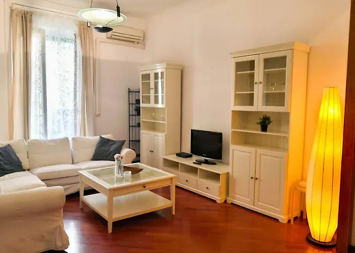 ALTIDO Wooden Guerrini Apartment